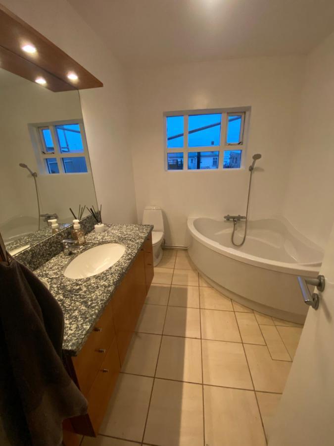 Tungata 4, Sandgerthi 245 Appartement Buitenkant foto